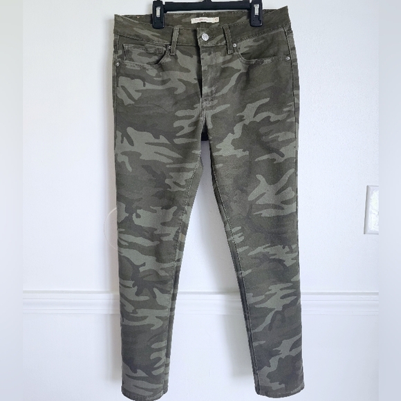 Levi's Camouflage Ankle Skinny Jeans - Picture 3 of 11